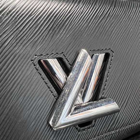 Louis Vuitton Twist PM - Picture 5 of 12